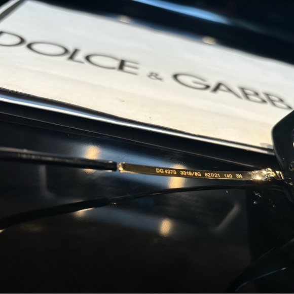 New Dolce and Gabbana DG4373 3319/8G. Black/Red Leopard Half Print Sunglasses - Picture 12 of 16